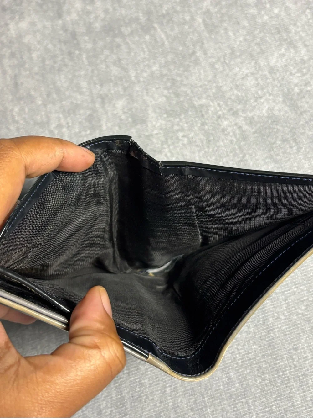 Ferragamo navy blue leather wallet #luxury #leathergoods
